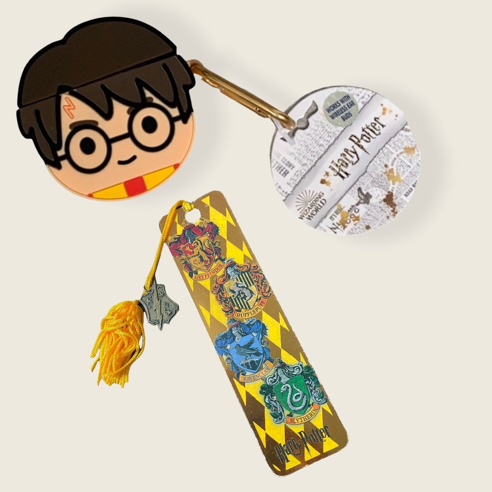 Harry Potter 3D Airpod Case + Bookmark